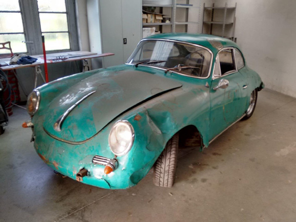 Porsche 356 verrezen uit de modder